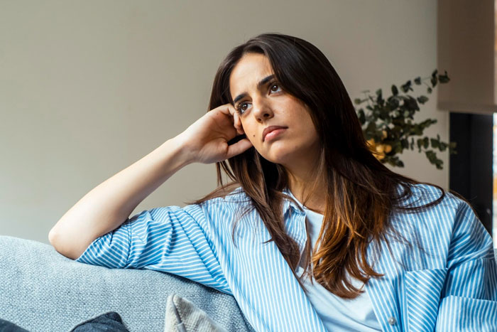 Entitled Lady Thinks She Can Get Free Hairstyles For Life, Trashes Cousin After She Charges $30 Entitled Lady Thinks She Can Get Free Hairstyles For Life, Trashes Cousin After She Charges $30