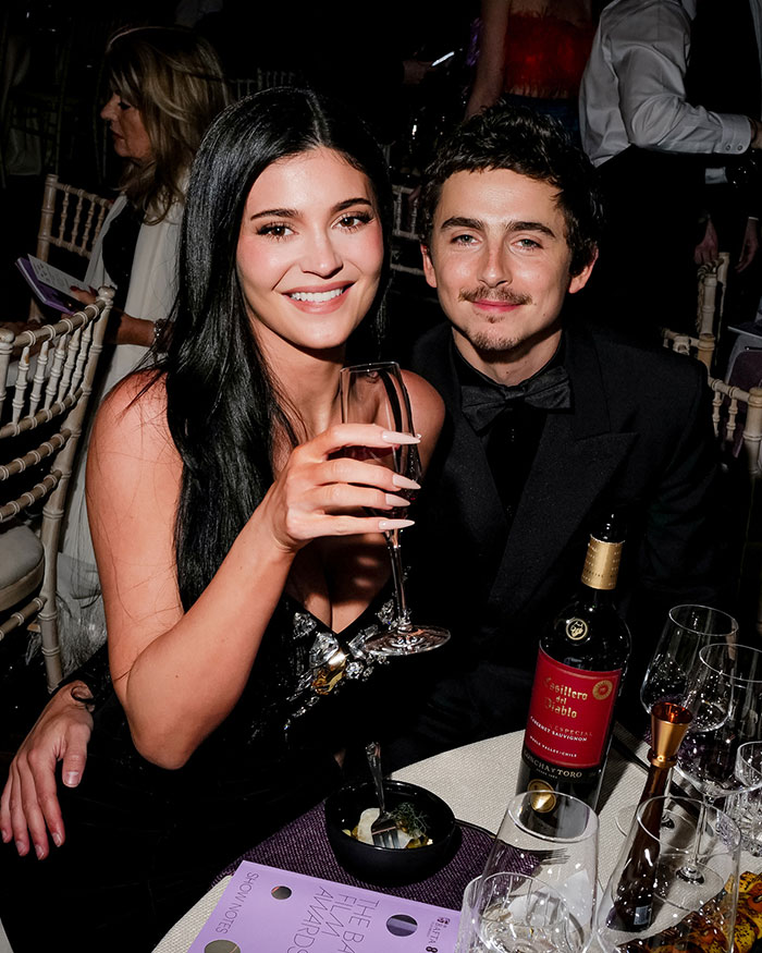 “She Dissolved That Lip?”: Fans Spot Major Detail In Kylie Jenner’s Appearance At The 2026 BAFTAs “She Dissolved That Lip?”: Fans Spot Major Detail In Kylie Jenner’s Appearance At The 2026 BAFTAs