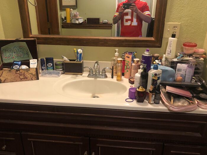 57 People Share Photos Of Their Partners’ Most Ridiculously Frustrating Habits (New Pics) 57 People Share Photos Of Their Partners’ Most Ridiculously Frustrating Habits (New Pics)