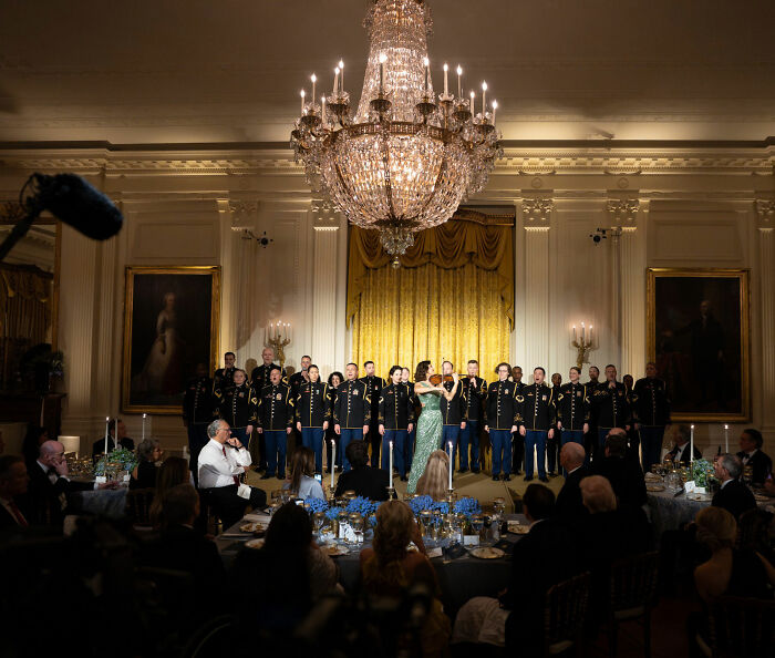 &ldquo;It&rsquo;s Inappropriate&rdquo;: Melania Trump&rsquo;s Governors Dinner Outfit Sparks Fierce Backlash