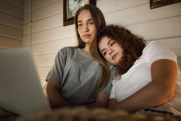 Mom Scolds 20YO For &ldquo;Turning Off&rdquo; Her Location, Daughter Just Snaps Over It Being Her Only Concern