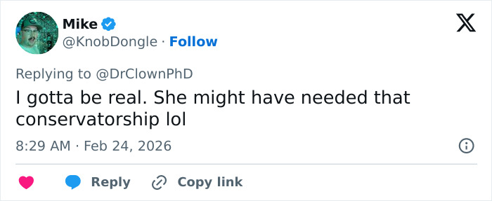 “Ruined By Hollywood”: Britney Spears Reveals Bra While Dancing To Billie Eilish In Crop Top