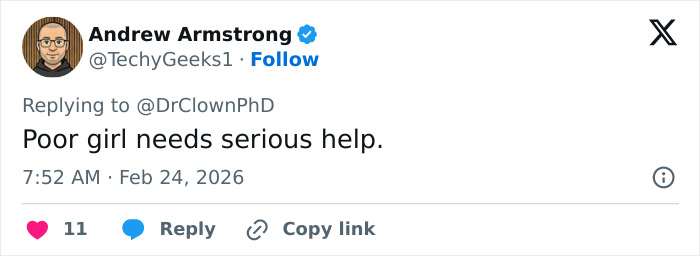 “Ruined By Hollywood”: Britney Spears Reveals Bra While Dancing To Billie Eilish In Crop Top