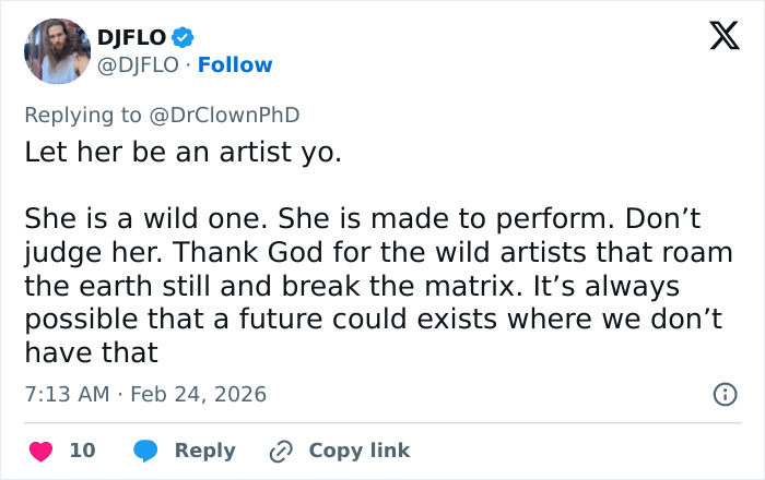 “Ruined By Hollywood”: Britney Spears Reveals Bra While Dancing To Billie Eilish In Crop Top