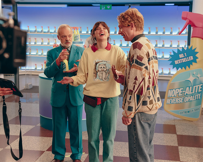 “Is That Really Her?”: Taylor Swift&rsquo;s Makeup‑Free Behind-the-Scenes Video Sparks Wild Reactions