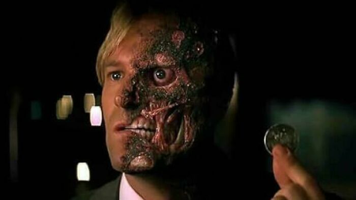 85 Hilariously Absurd Movie And TV Details That Are Absolutely Made Up, Yet Weirdly Accurate (New Pics)