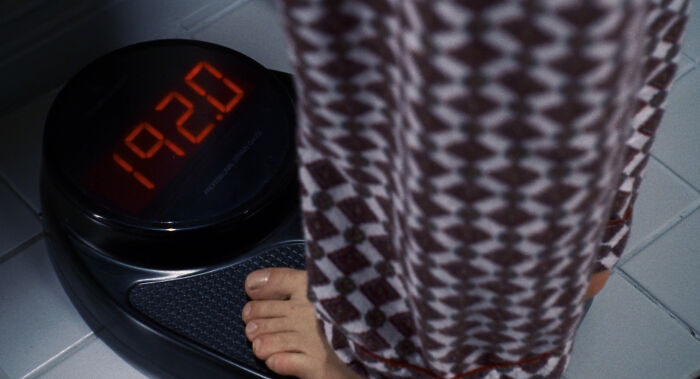 85 Hilariously Absurd Movie And TV Details That Are Absolutely Made Up, Yet Weirdly Accurate (New Pics)