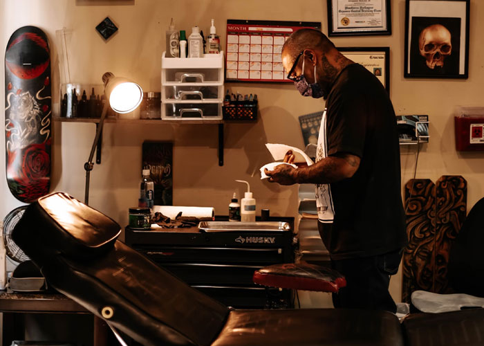 Tattoo Artist Asks If They Were Wrong To Refuse To Give Services to An Extremely Overweight Client