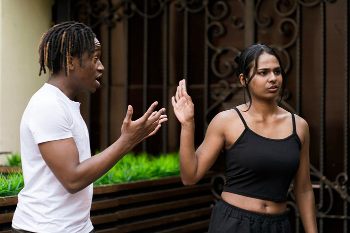 Cheater With 9 Kids And Countless Baby Mamas Wants Child-Free Ex Back, She Just Laughs At Him