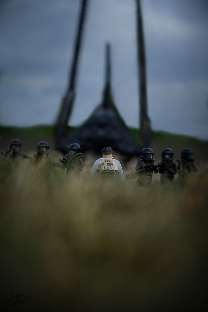 He Uses Backyards And Landscapes To Turn LEGO Models Into Cinematic Worlds (34 Pics)