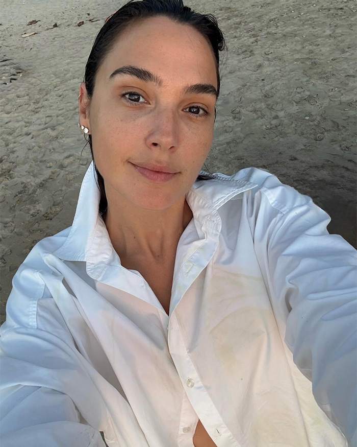 Gal Gadot&rsquo;s Fans Back Actress After Harsh Criticism Of Her Appearance In New Photos