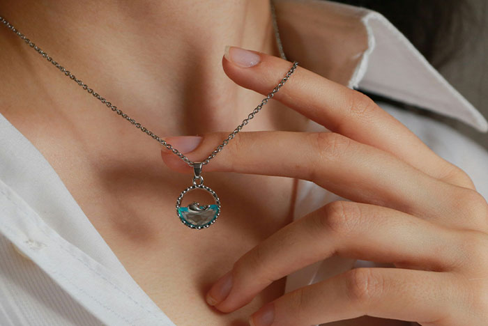 Man Uses Girlfriend’s Birthday To Teach Her A Lesson About Disappointment, Ends Up Single Man Uses Girlfriend’s Birthday To Teach Her A Lesson About Disappointment, Ends Up Single