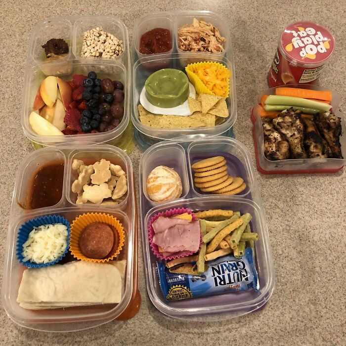 “Girls Don’t Need To Eat Much”: 59 Problematic Things People Thought Were Normal Growing Up “Girls Don’t Need To Eat Much”: 59 Problematic Things People Thought Were Normal Growing Up