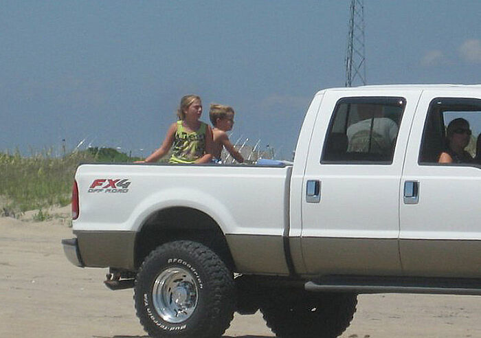 “Girls Don’t Need To Eat Much”: 59 Problematic Things People Thought Were Normal Growing Up “Girls Don’t Need To Eat Much”: 59 Problematic Things People Thought Were Normal Growing Up