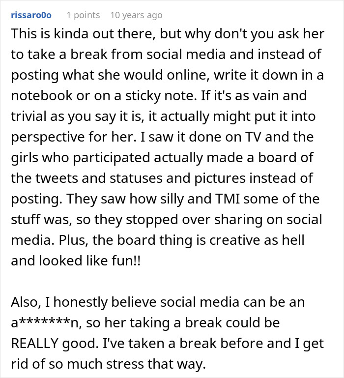 Woman Posts Absolutely Everything Online, Her Boyfriend Hates It: “Social Media Attention Seeker”