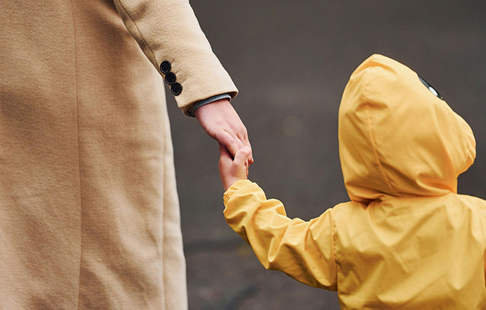 Mother Walks Out On Family, Comes Back Two Years Later Like Nothing Happened: “Hey Guys, What Did I Miss?”