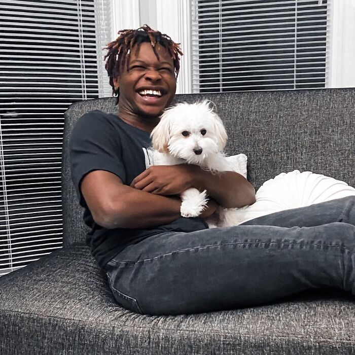 This Instagram Page Shows Heartwarming Photos Of Attractive Men And Their Dogs (49 Pics)