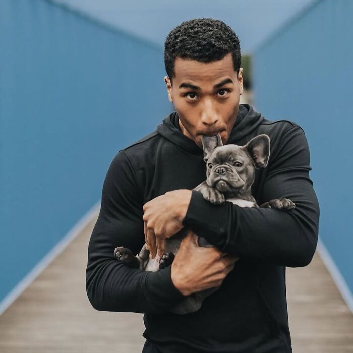 This Instagram Page Shows Heartwarming Photos Of Attractive Men And Their Dogs (49 Pics)