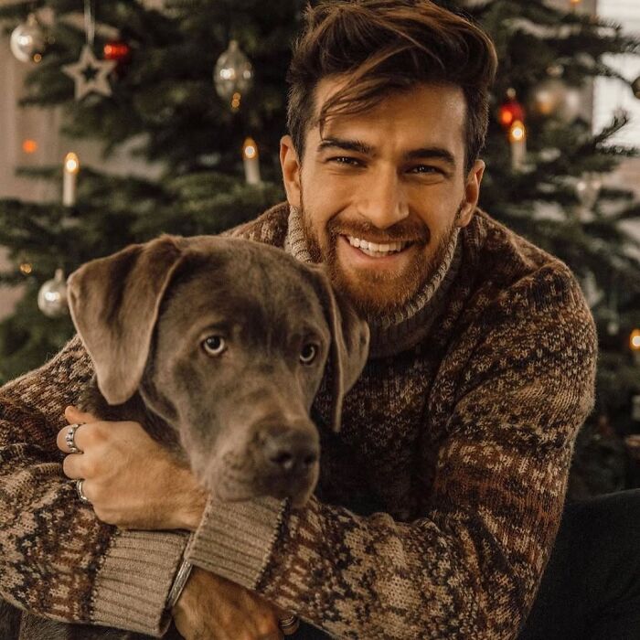 This Instagram Page Shows Heartwarming Photos Of Attractive Men And Their Dogs (49 Pics)