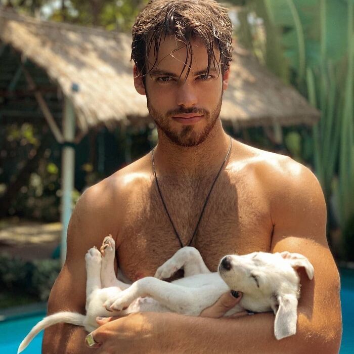 This Instagram Page Shows Heartwarming Photos Of Attractive Men And Their Dogs (49 Pics)