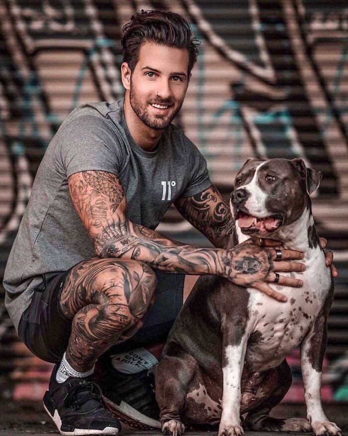 This Instagram Page Shows Heartwarming Photos Of Attractive Men And Their Dogs (49 Pics)