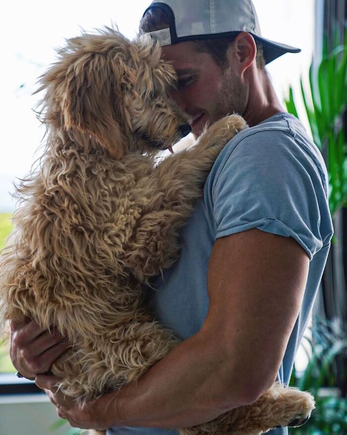 This Instagram Page Shows Heartwarming Photos Of Attractive Men And Their Dogs (49 Pics)