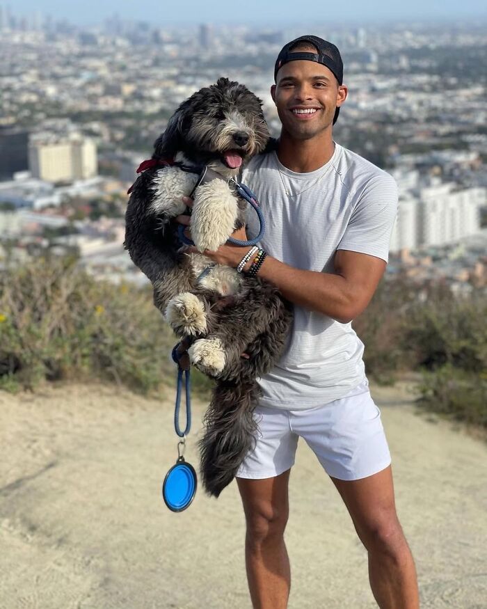 This Instagram Page Shows Heartwarming Photos Of Attractive Men And Their Dogs (49 Pics)