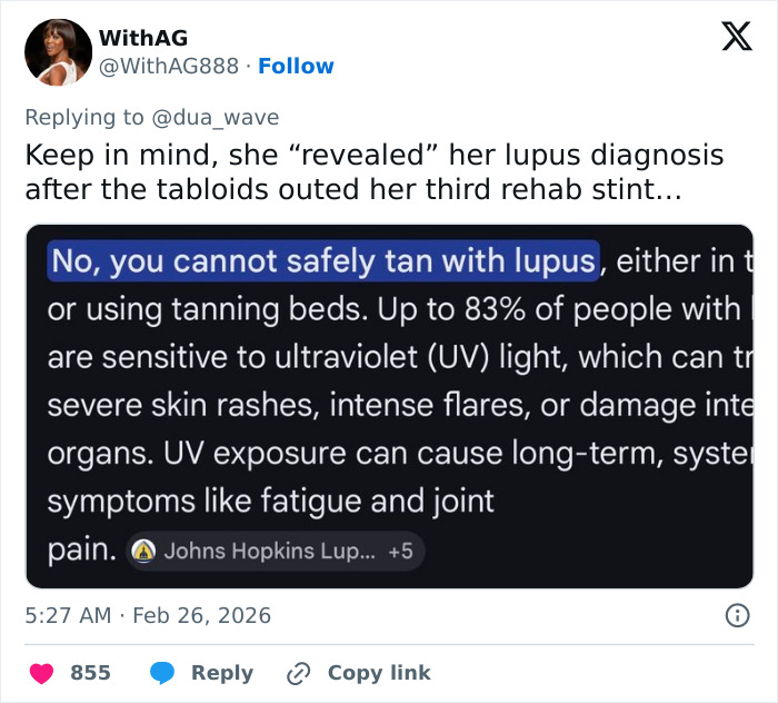 “Coverup”: Detail Of Selena Gomez’s Beach Trip Reignites Conspiracy Theories About Her Transplant