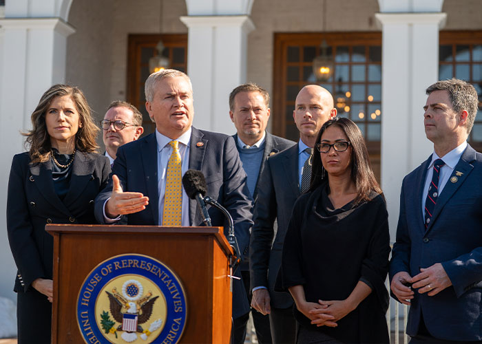 Hillary Clinton’s Jaw‑Dropping Epstein Claim About Trump As She Refuses To Defend Bill In Congress Clash