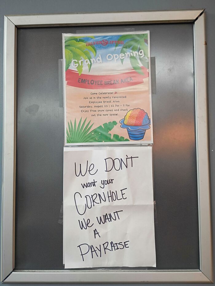 45 Office Signs And Notes That Somehow Made Work Even Worse 45 Office Signs And Notes That Somehow Made Work Even Worse