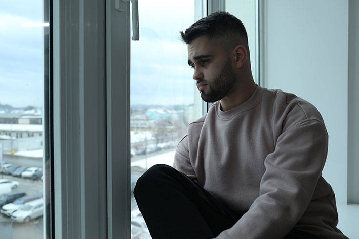 Woman Suddenly Wants To Reconcile With Son She Kicked Out 32 Years Ago, He Figures Out Why Woman Suddenly Wants To Reconcile With Son She Kicked Out 32 Years Ago, He Figures Out Why