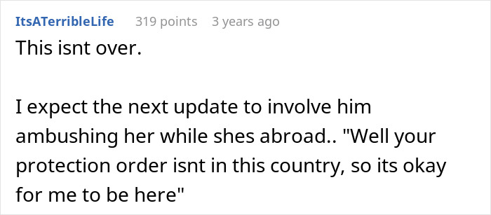 Woman Moves In With Her Boyfriend Of 5 Months, Suddenly Her Things Start Disappearing Woman Moves In With Her Boyfriend Of 5 Months, Suddenly Her Things Start Disappearing