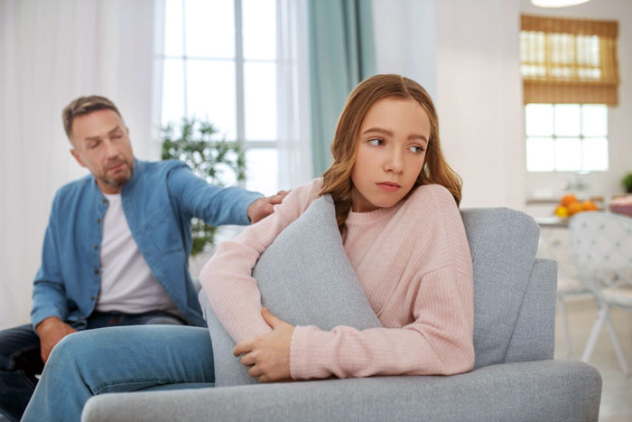 Evil Stepmom Ends Up Homeless After Trying To Evict Stepdaughter From Her Home As Sis Isn&rsquo;t Having It