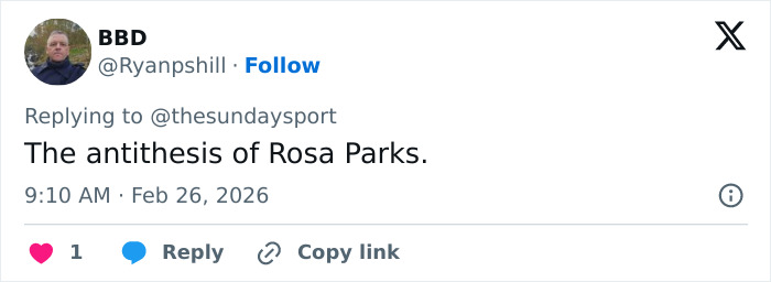 Ex-Vogue Editor Claims She Left First Class Cabin Full Of “White Middle Aged Men” Over Micro-Aggression Ex-Vogue Editor Claims She Left First Class Cabin Full Of “White Middle Aged Men” Over Micro-Aggression