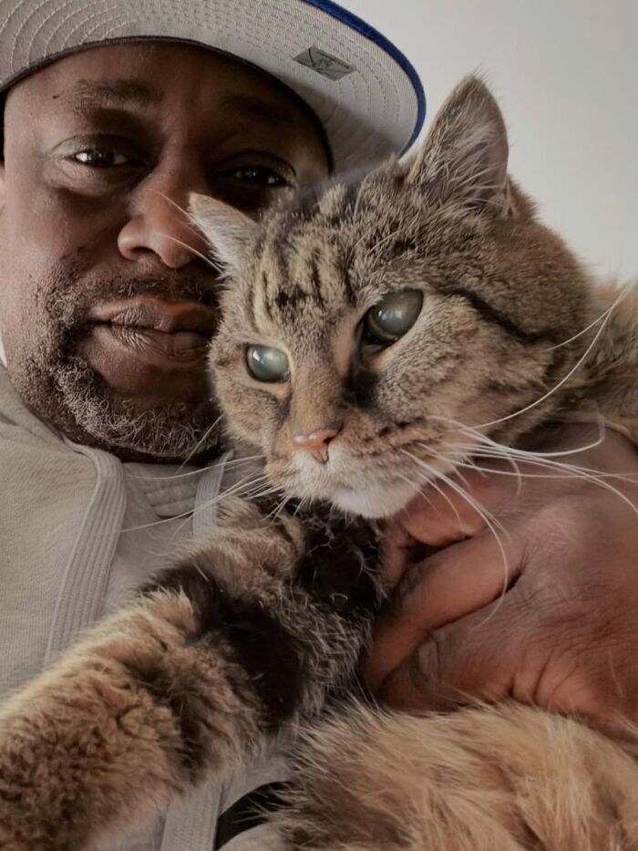 One Tiny Kitten Changed This Man&rsquo;s Life, And Now He Rescues Animals Full-Time