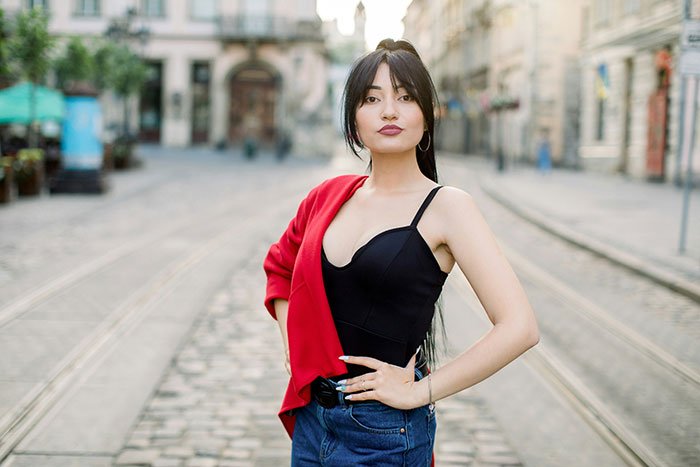 Woman Explains Why Beauty Standards Don’t Work And Are Used Against Women