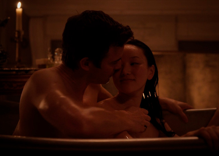 Bridgerton Star Breaks Silence After Steamy Bathtub Scene With Co-Actor Ends Horribly