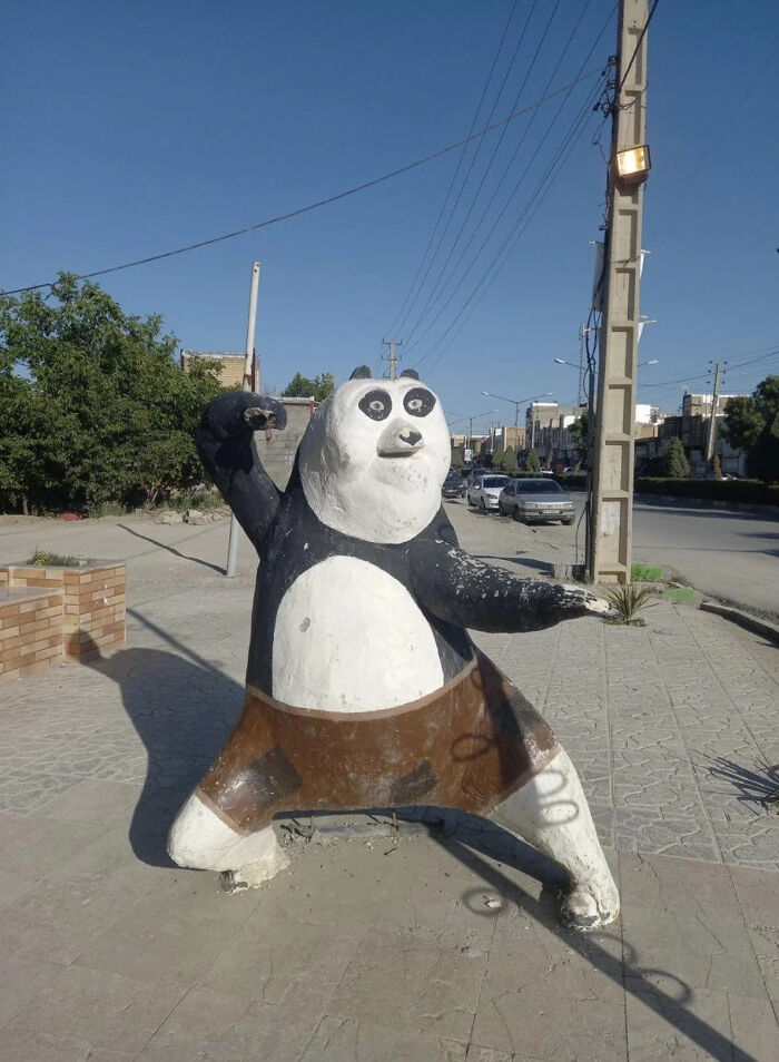 79 Statues From All Over The World That Make People Question Reality