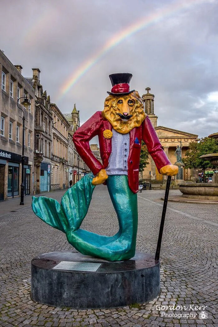 79 Statues From All Over The World That Make People Question Reality