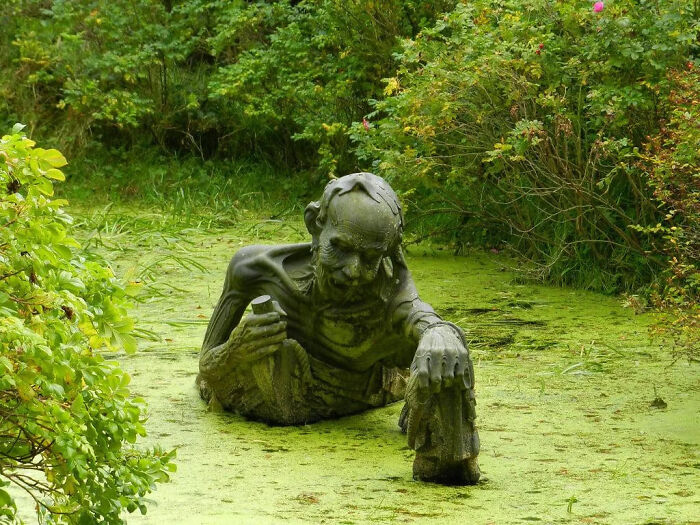 79 Statues From All Over The World That Make People Question Reality