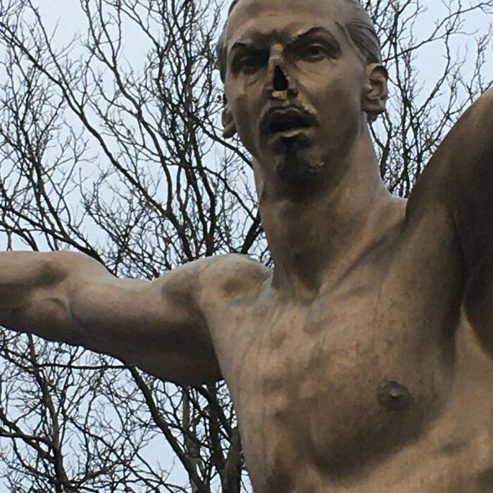 79 Statues From All Over The World That Make People Question Reality