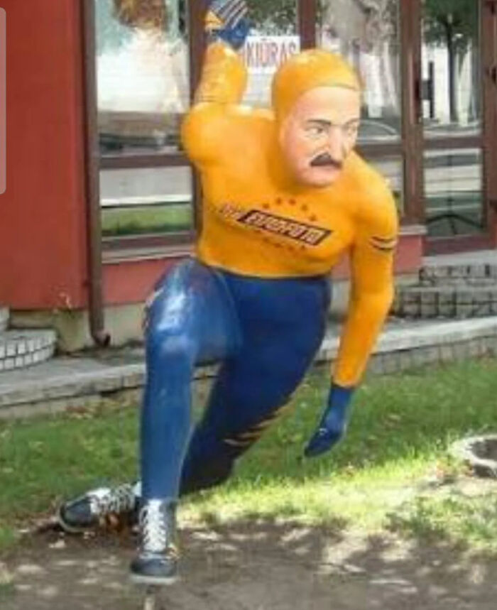 79 Statues From All Over The World That Make People Question Reality