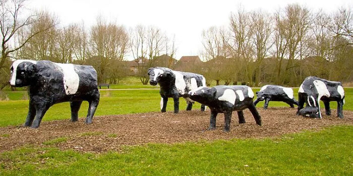 79 Statues From All Over The World That Make People Question Reality