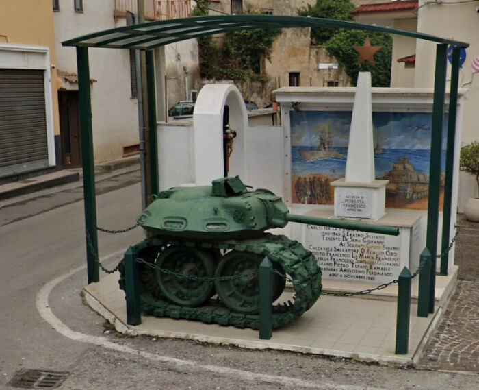 79 Statues From All Over The World That Make People Question Reality