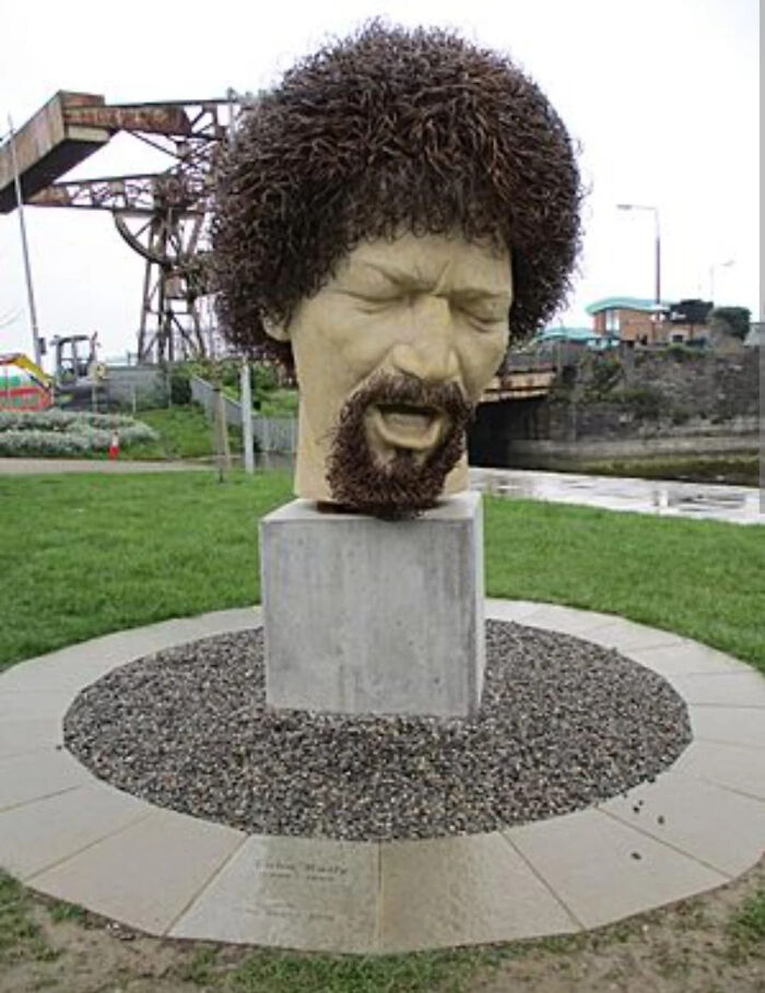 79 Statues From All Over The World That Make People Question Reality