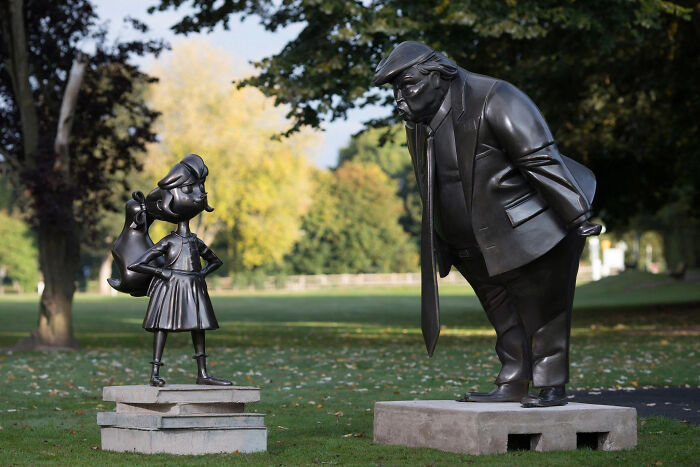 79 Statues From All Over The World That Make People Question Reality