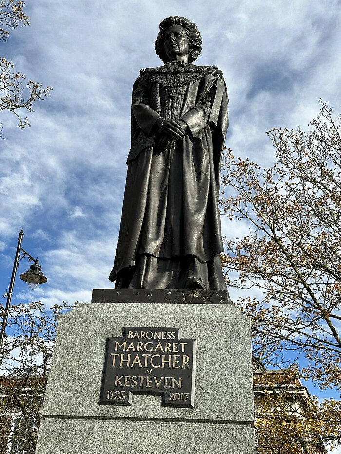 79 Statues From All Over The World That Make People Question Reality