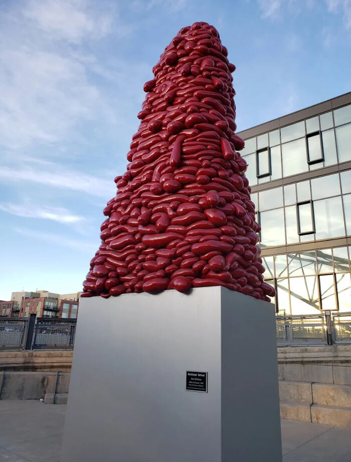 79 Statues From All Over The World That Make People Question Reality