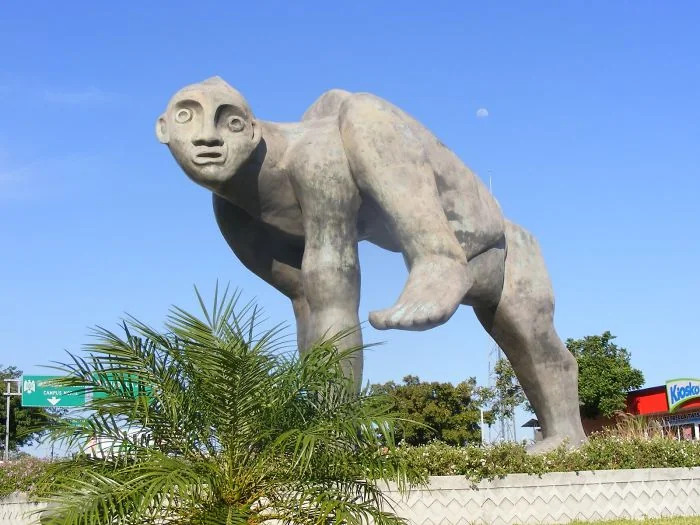 79 Statues From All Over The World That Make People Question Reality