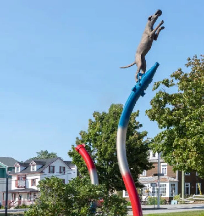 79 Statues From All Over The World That Make People Question Reality